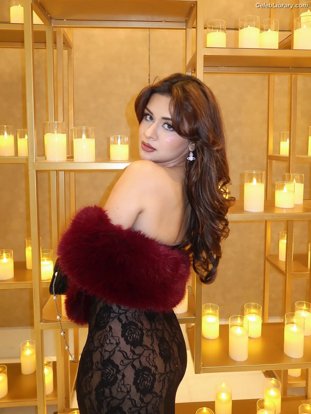 Avneet Kaur photo 8 of 1027