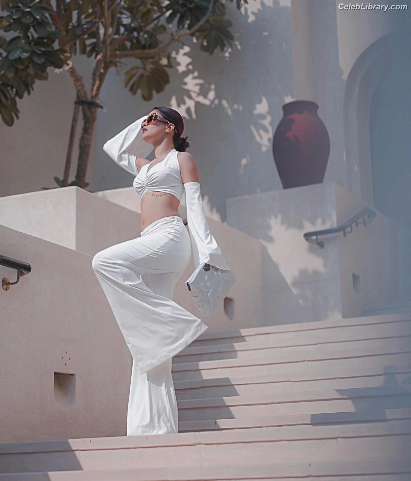 Avneet Kaur photo 4 of 1027