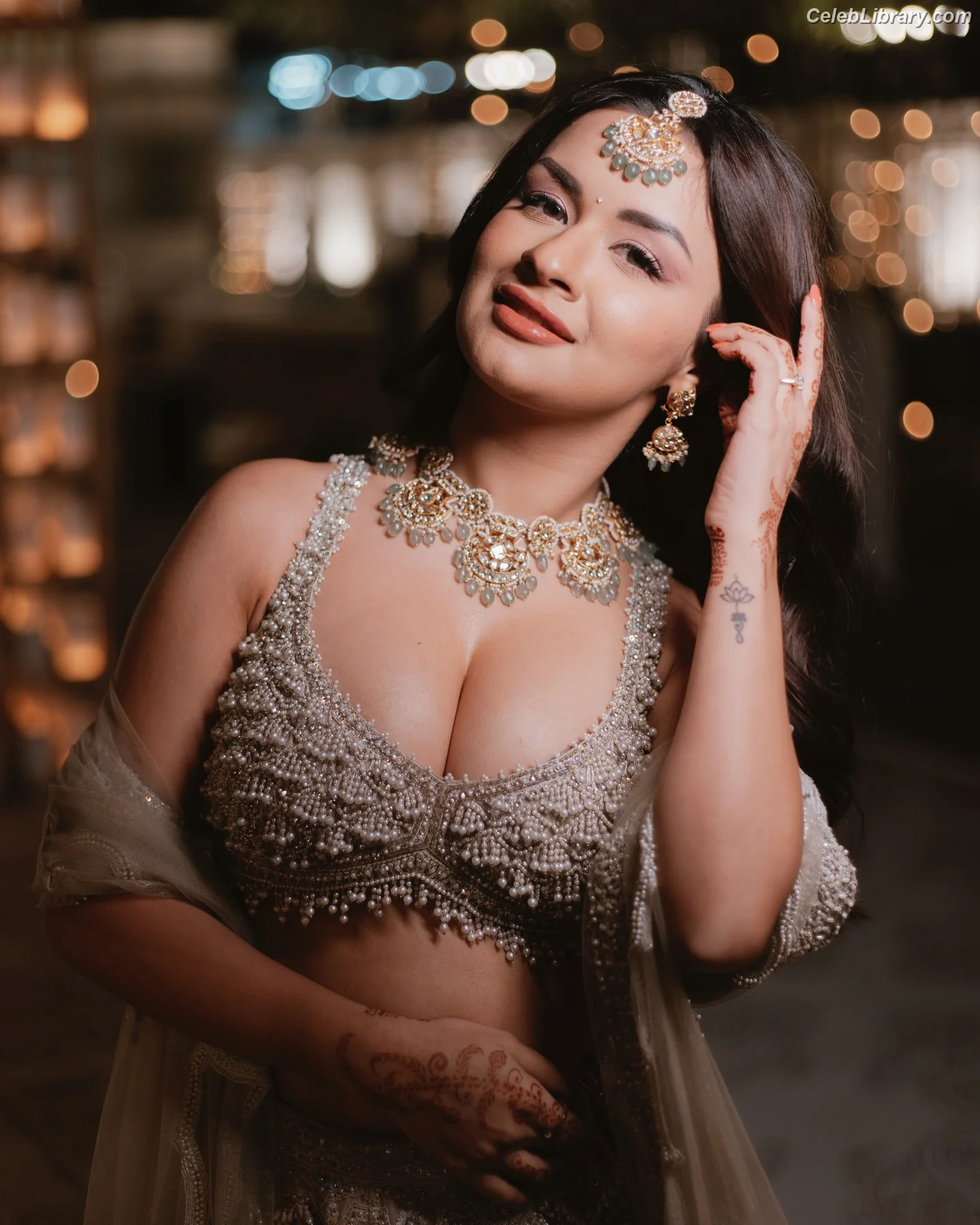 Avneet Kaur photo 20 of 1027