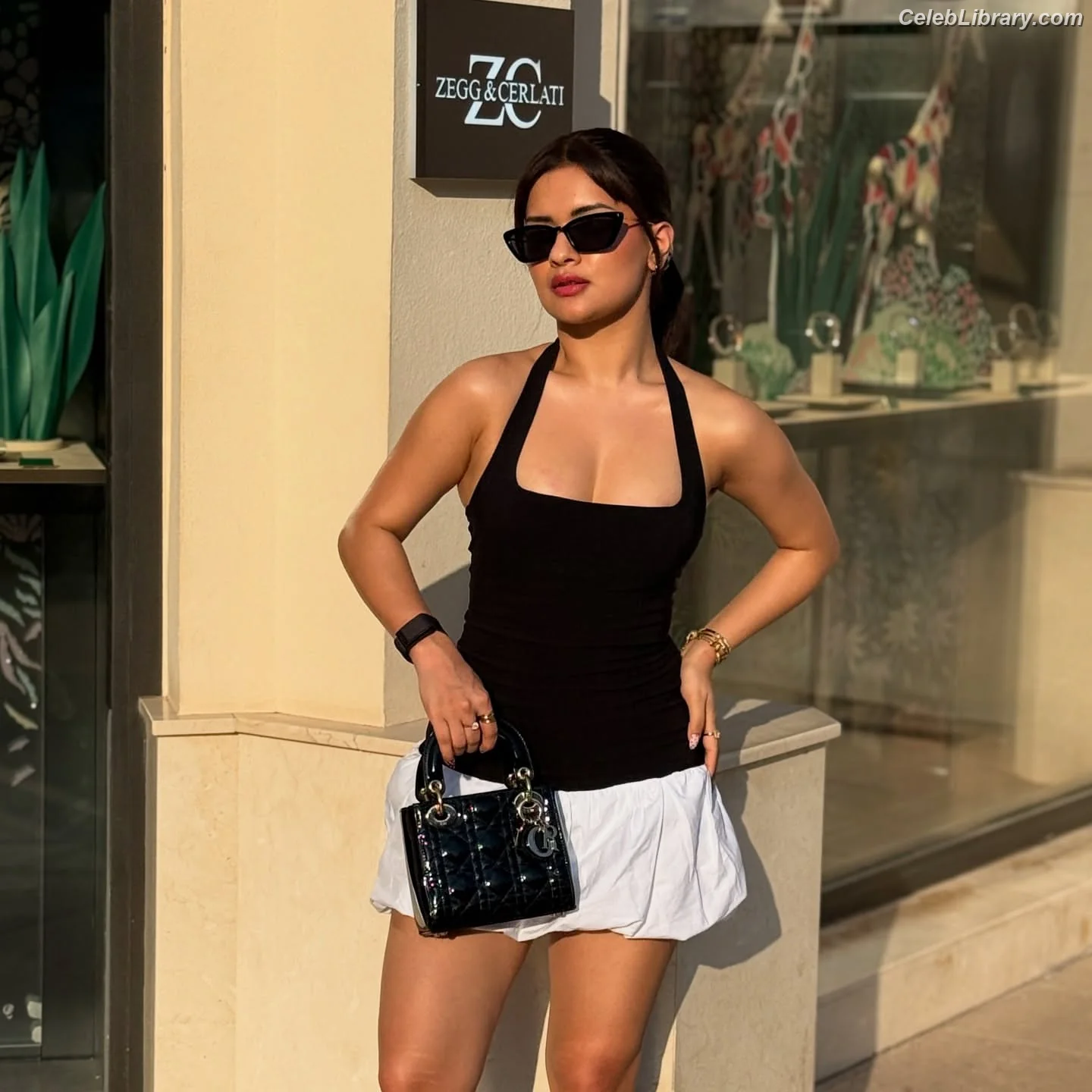 Avneet Kaur photo 20 of 1027