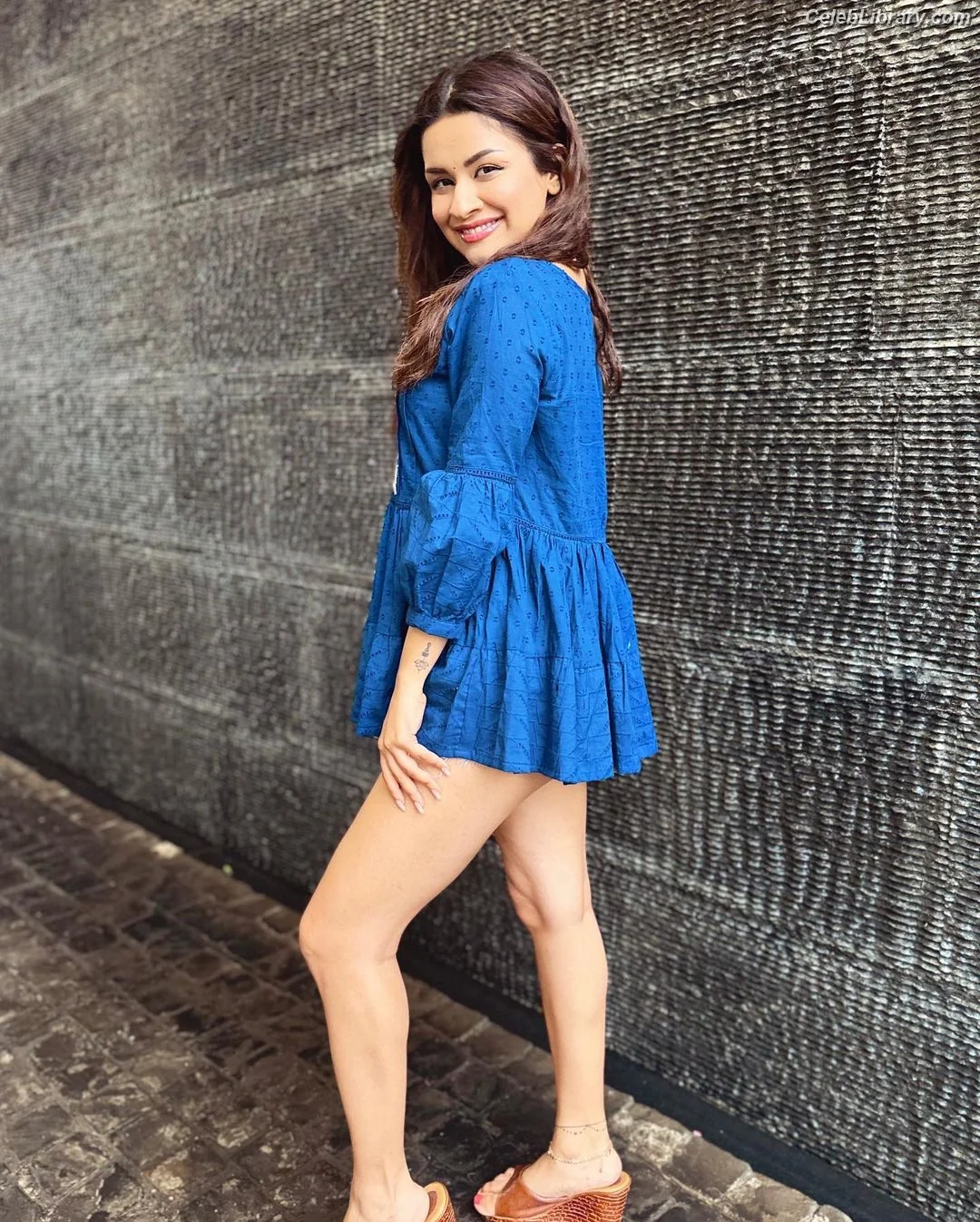 Avneet Kaur photo 17 of 1027
