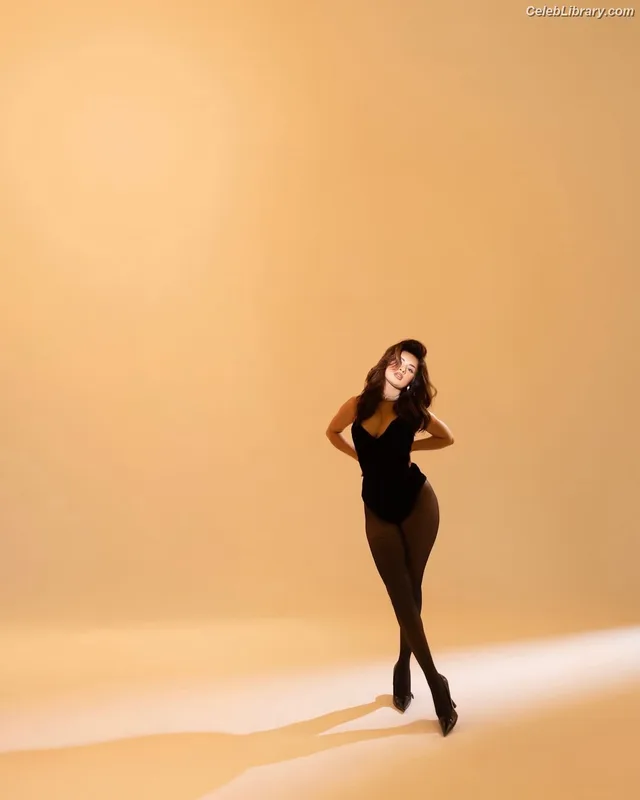 Avneet Kaur photo 17 of 1028