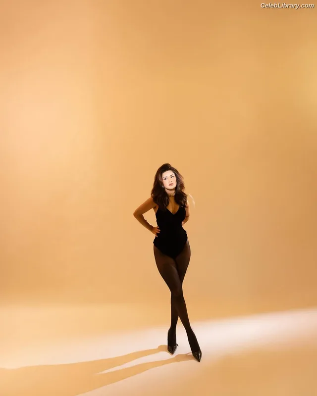 Avneet Kaur photo 19 of 1028