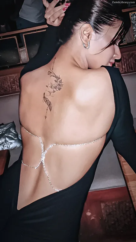Avneet Kaur photo 19 of 1028