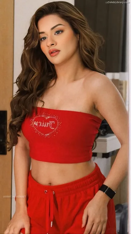 Avneet Kaur photo 11 of 1028
