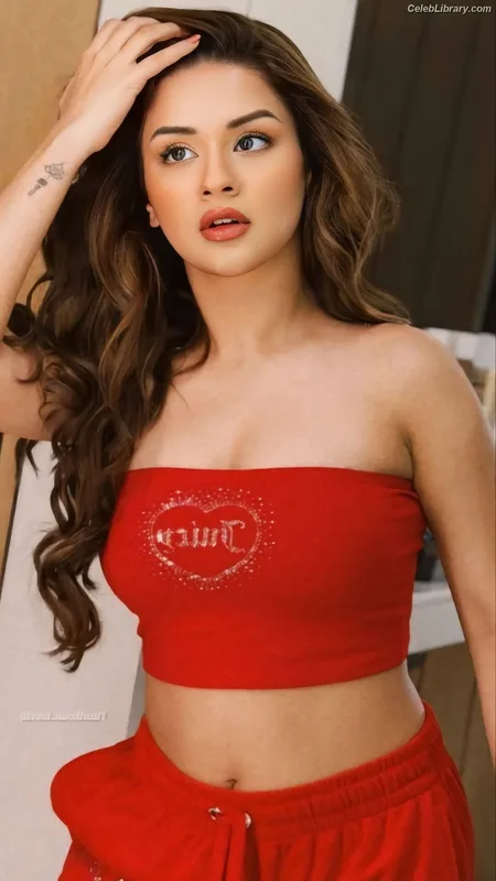 Avneet Kaur photo 12 of 1028