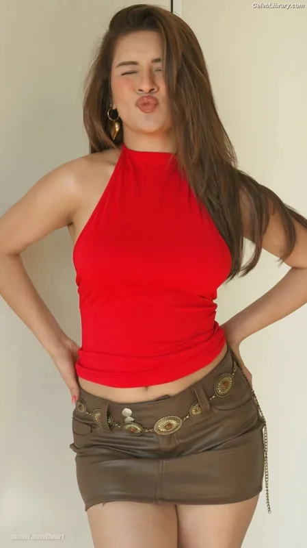 Avneet Kaur photo 22 of 1028