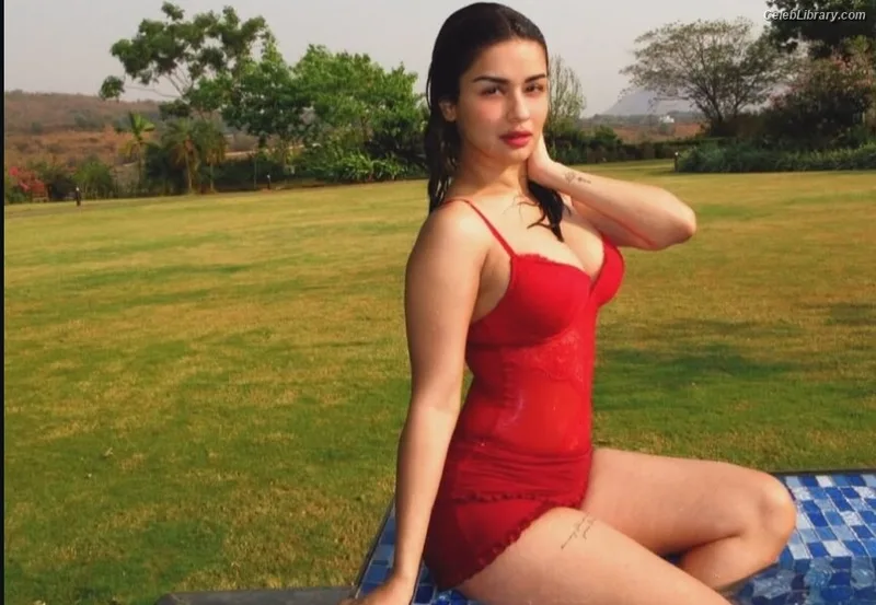 Avneet Kaur photo 20 of 1028