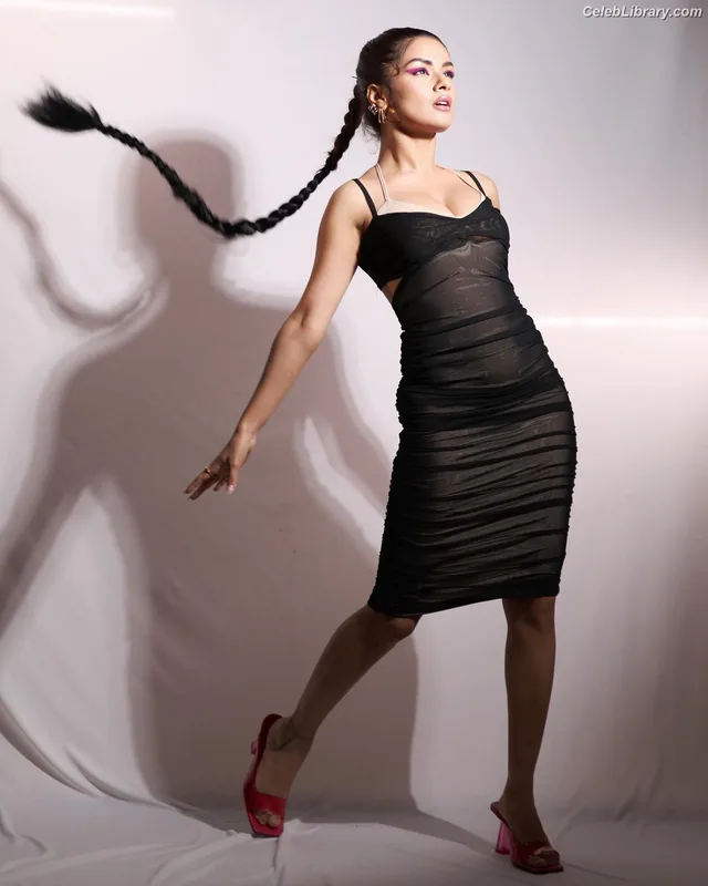 Avneet Kaur photo 16 of 1028