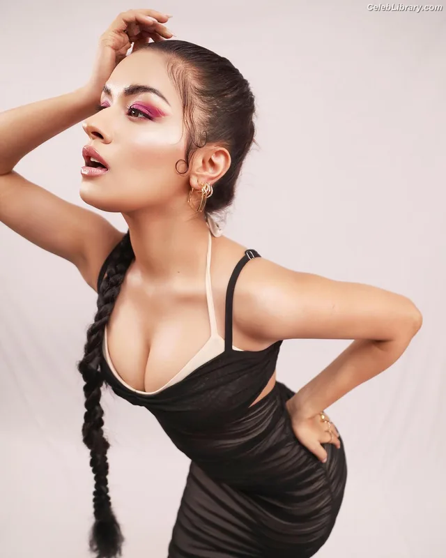 Avneet Kaur photo 21 of 1028