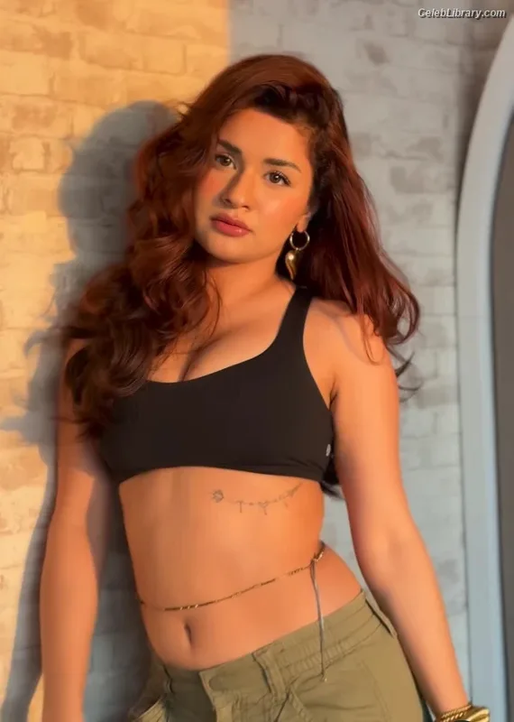 Avneet Kaur photo 19 of 1028