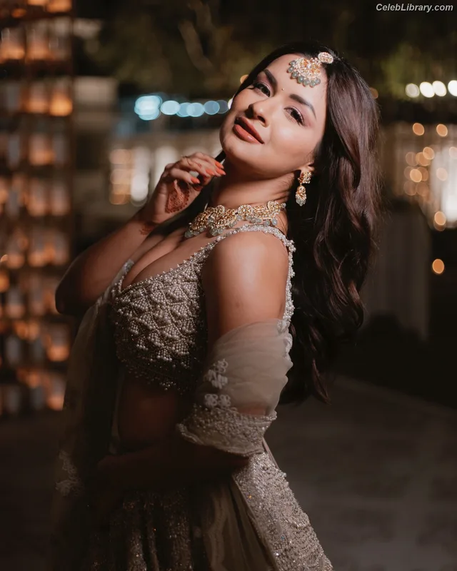 Avneet Kaur photo 21 of 1028