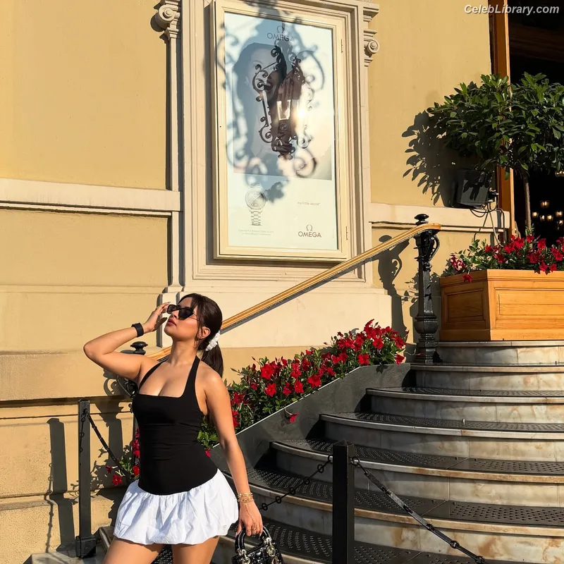 Avneet Kaur photo 21 of 1028