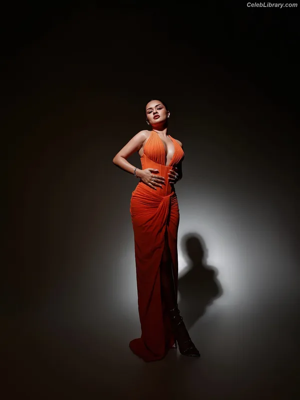 Avneet Kaur photo 9 of 1028