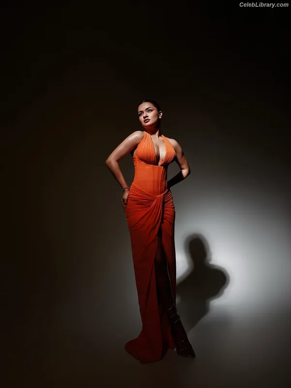 Avneet Kaur photo 10 of 1028