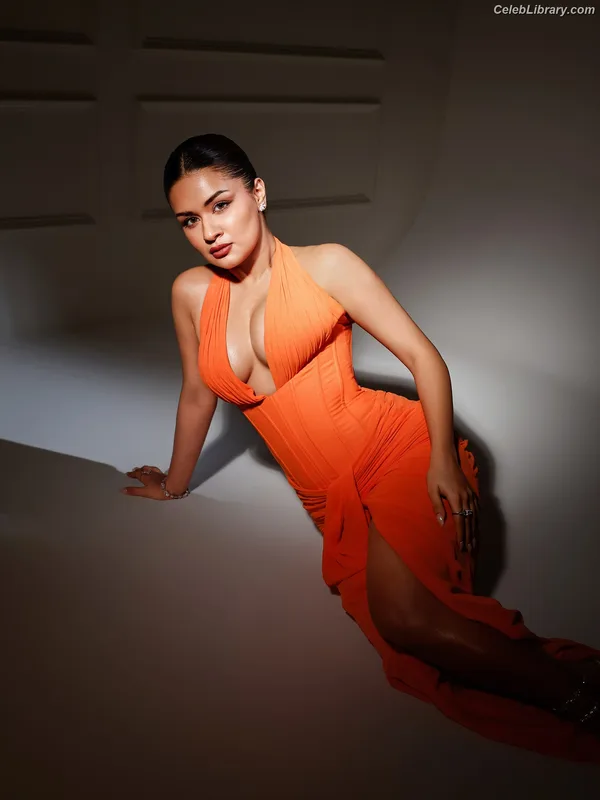 Avneet Kaur photo 21 of 1028