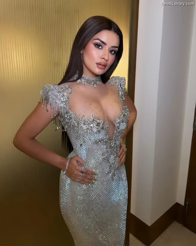 Avneet Kaur photo 23 of 1028