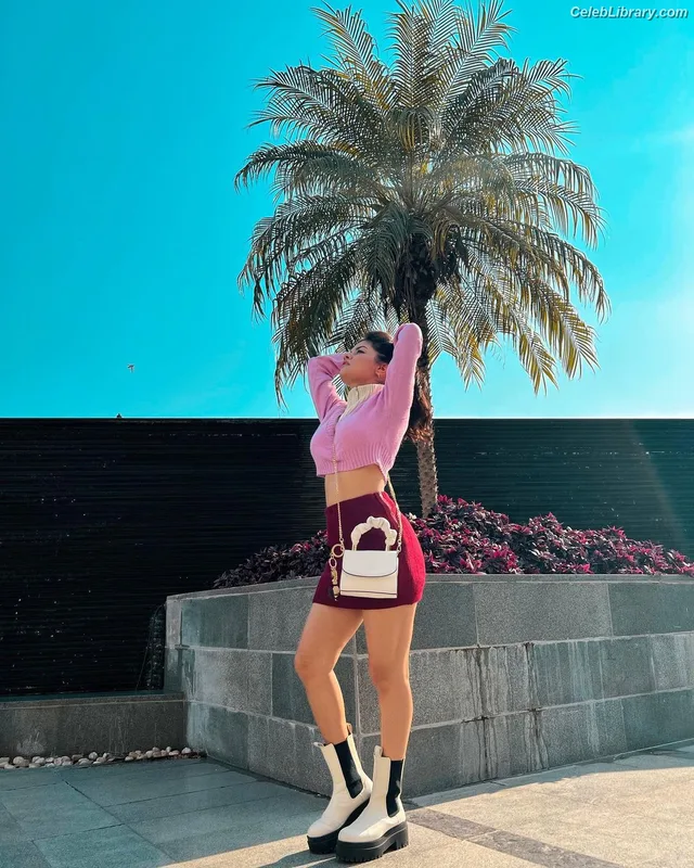 Avneet Kaur photo 13 of 1028