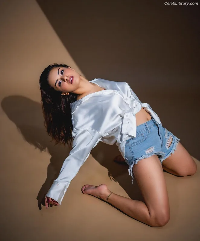 Avneet Kaur photo 17 of 1028