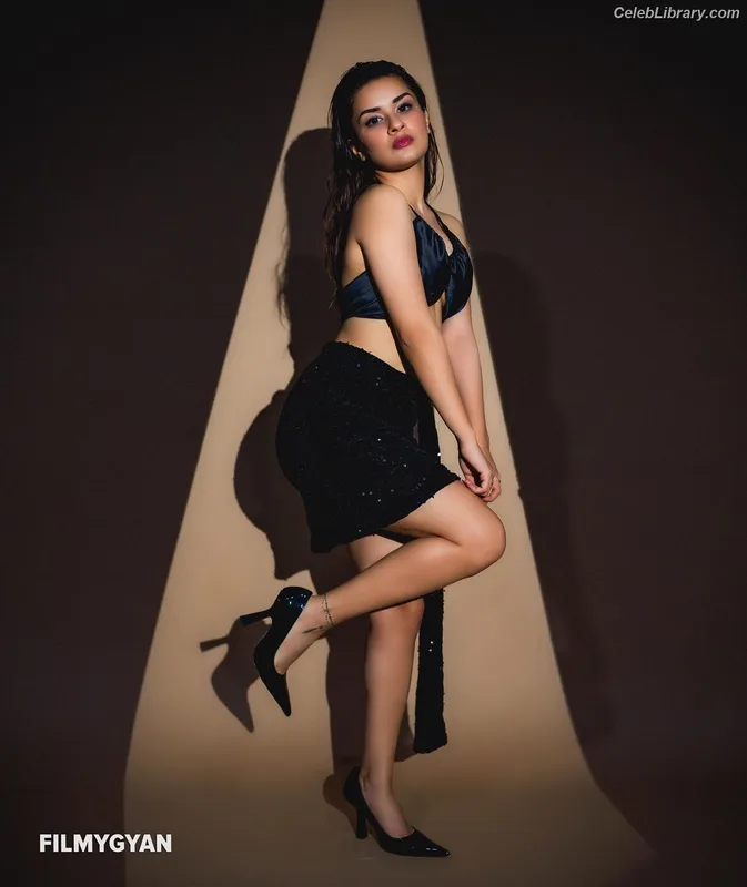 Avneet Kaur photo 24 of 1028