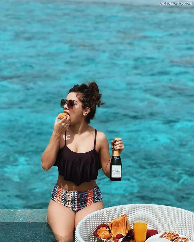Avneet Kaur photo 8 of 1028