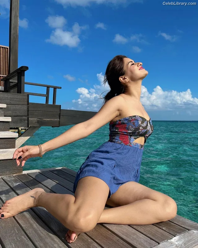 Avneet Kaur photo 9 of 1028