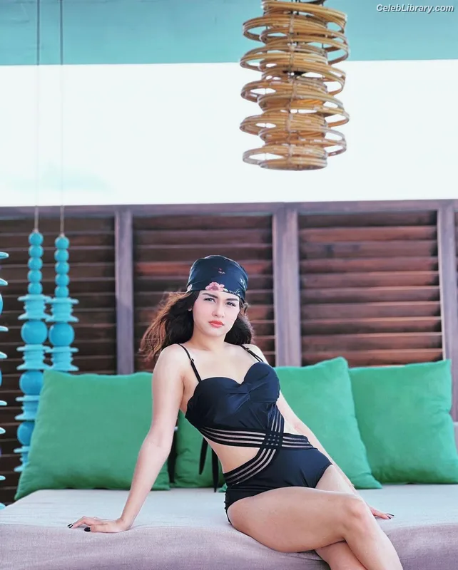 Avneet Kaur photo 20 of 1028