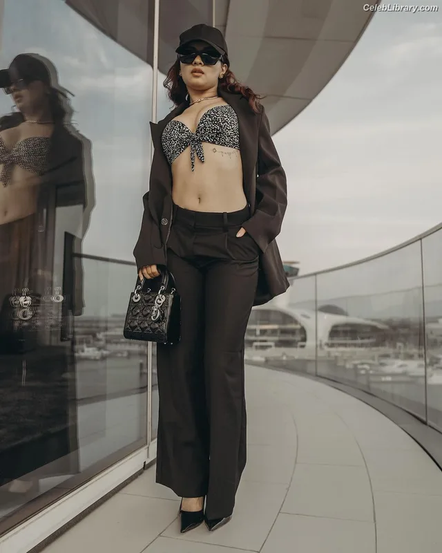 Avneet Kaur photo 1 of 1028