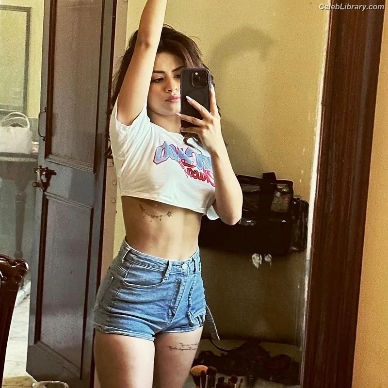 Avneet Kaur photo 22 of 1028