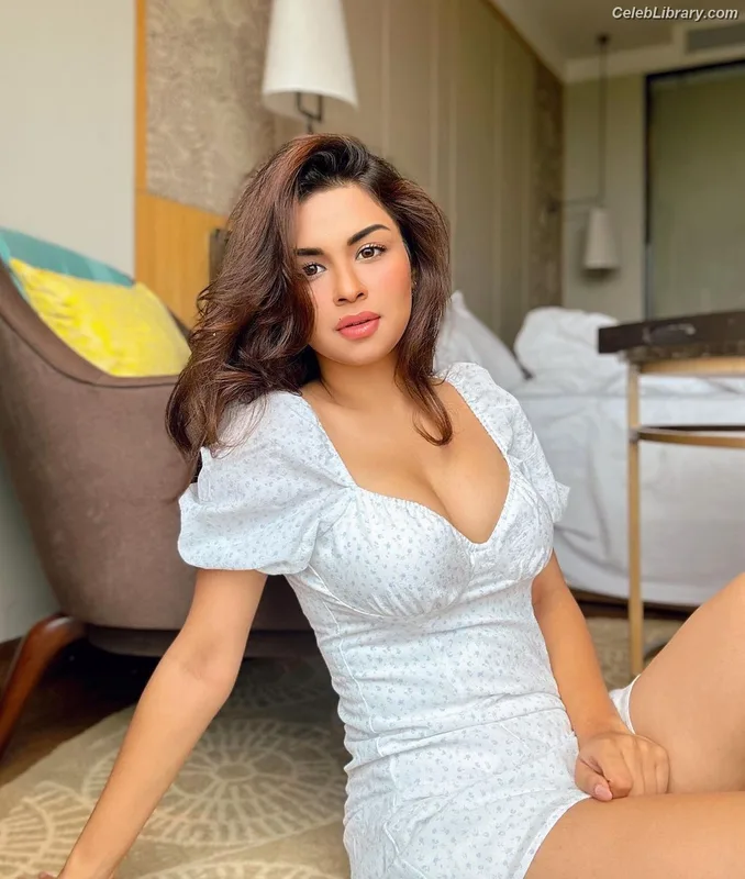 Avneet Kaur photo 10 of 1028