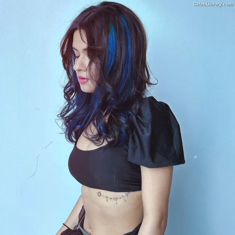 Avneet Kaur photo 16 of 1028