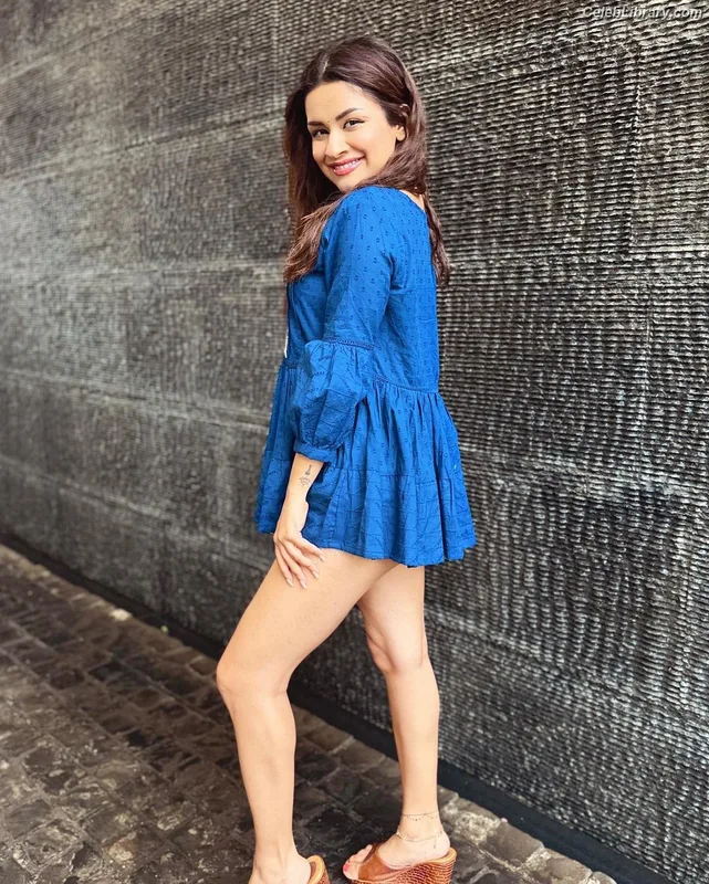 Avneet Kaur photo 17 of 1028
