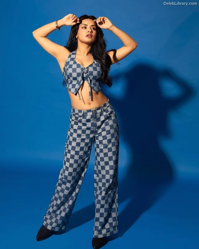 Avneet Kaur photo 14 of 1028