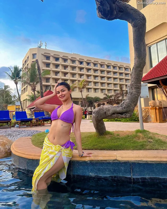 Avneet Kaur photo 24 of 1028