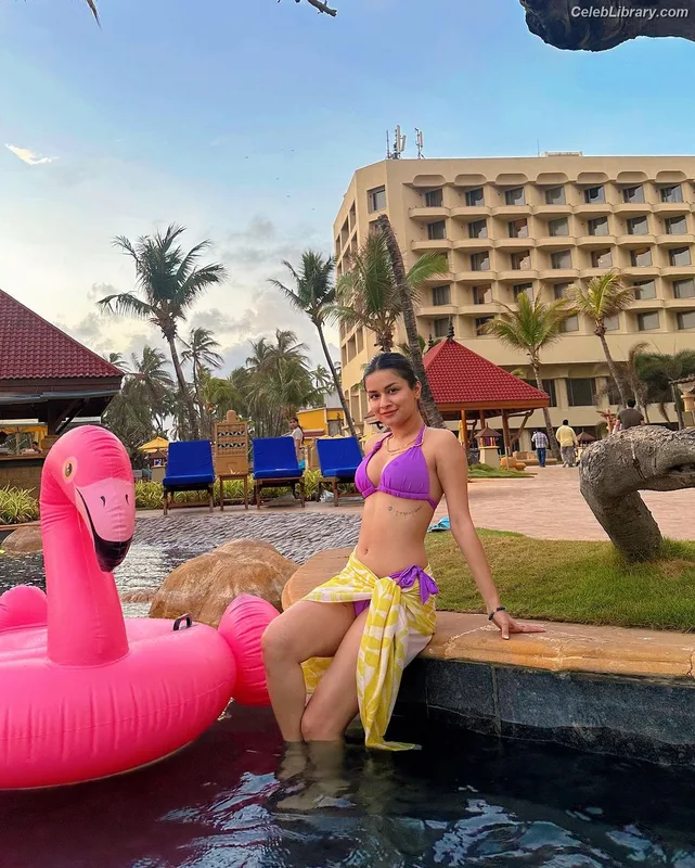 Avneet Kaur photo 9 of 1028