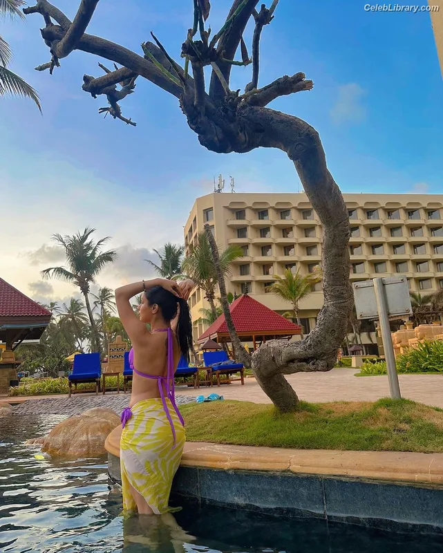 Avneet Kaur photo 10 of 1028