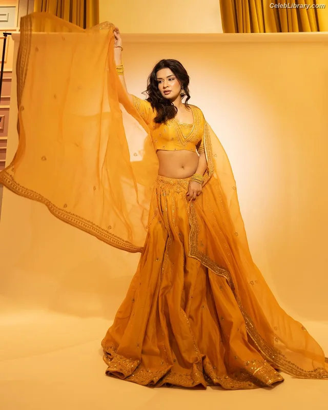 Avneet Kaur photo 9 of 1028