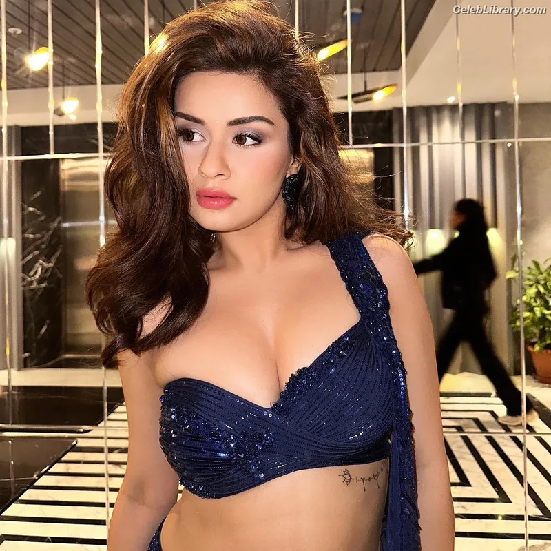 Avneet Kaur photo 17 of 1028