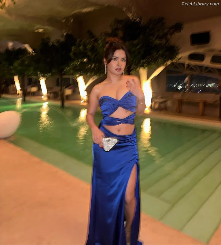 Avneet Kaur photo 6 of 1028