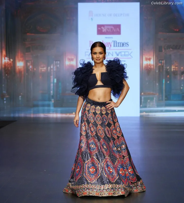 Avneet Kaur photo 10 of 1028