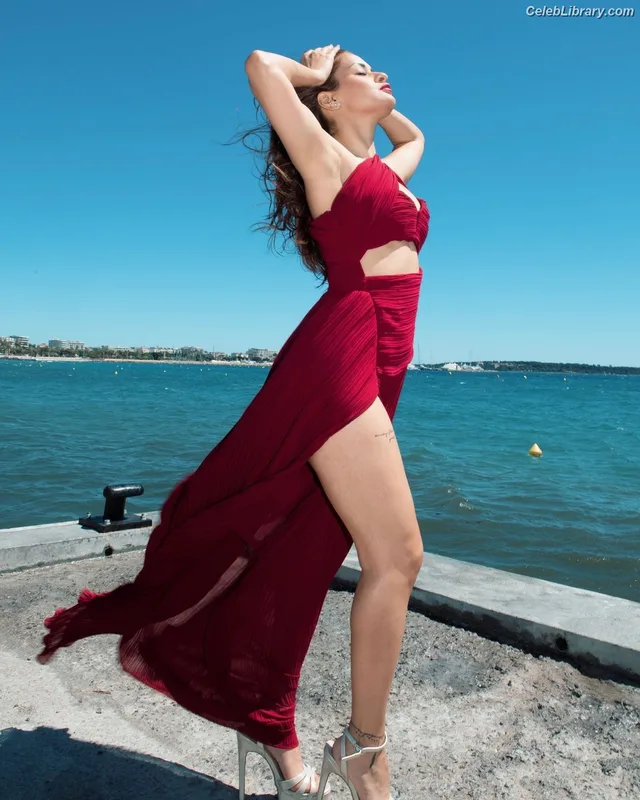 Avneet Kaur photo 19 of 1028