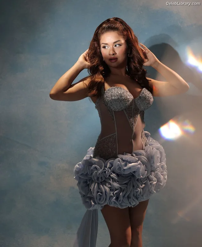 Avneet Kaur photo 8 of 1028