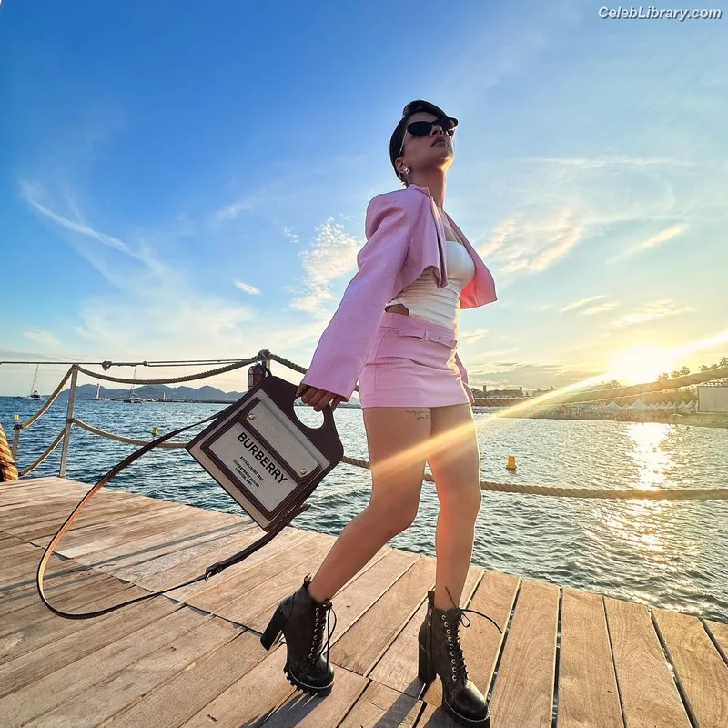 Avneet Kaur photo 17 of 1028