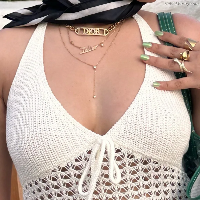 Avneet Kaur photo 22 of 1028