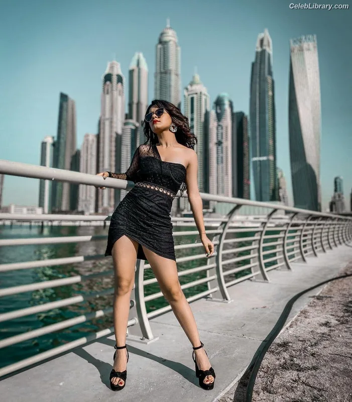 Avneet Kaur photo 24 of 1028