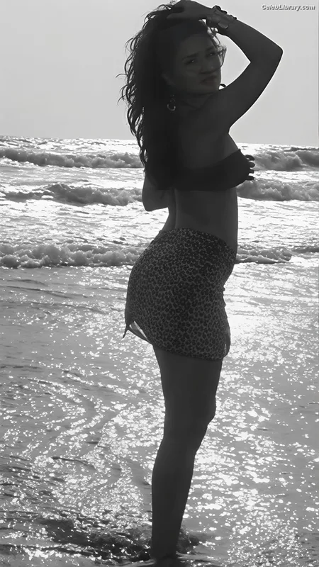 Avneet Kaur photo 9 of 1028