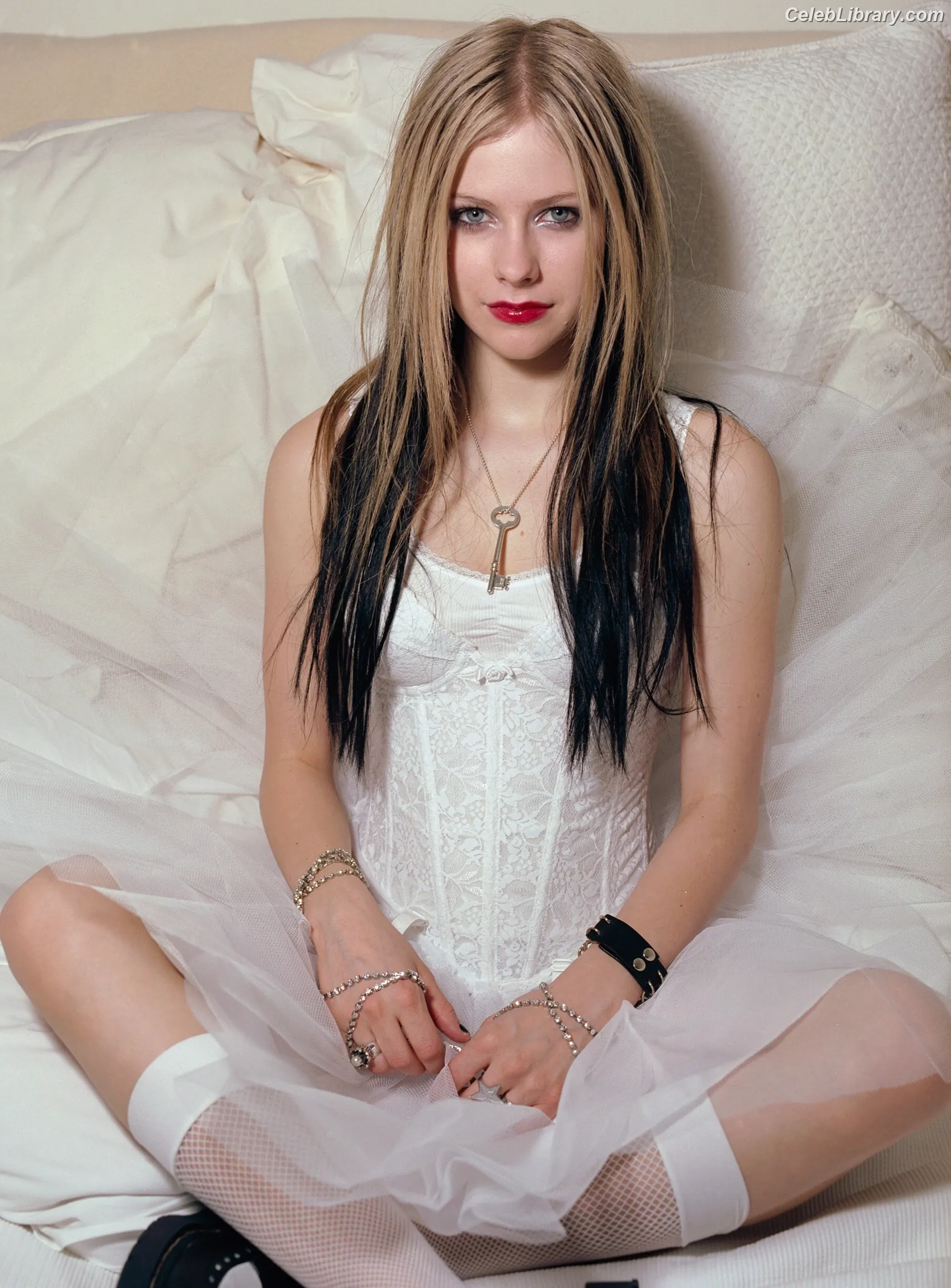 Avril Lavigne photo 7 of 790