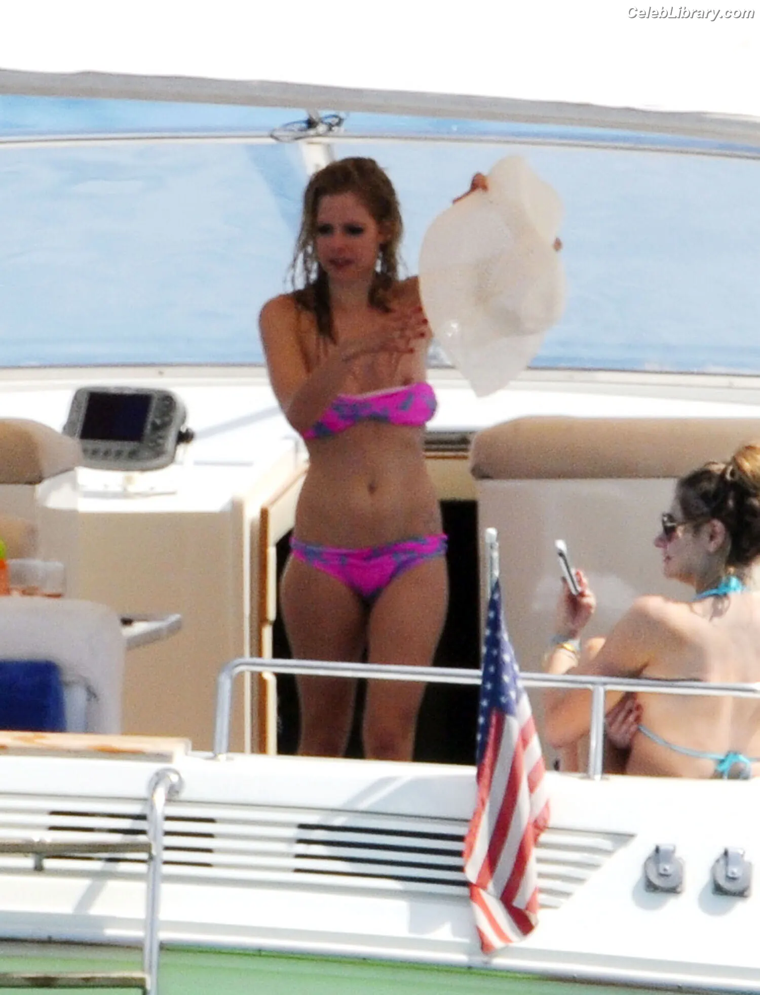 Avril Lavigne photo 16 of 790