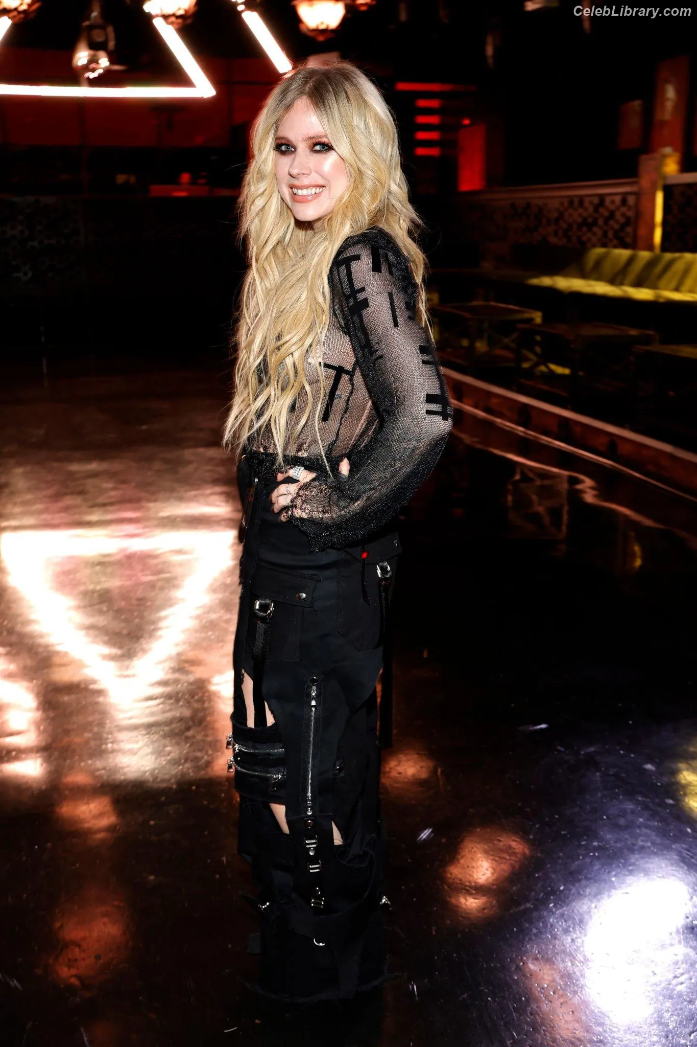 Avril Lavigne photo 8 of 790