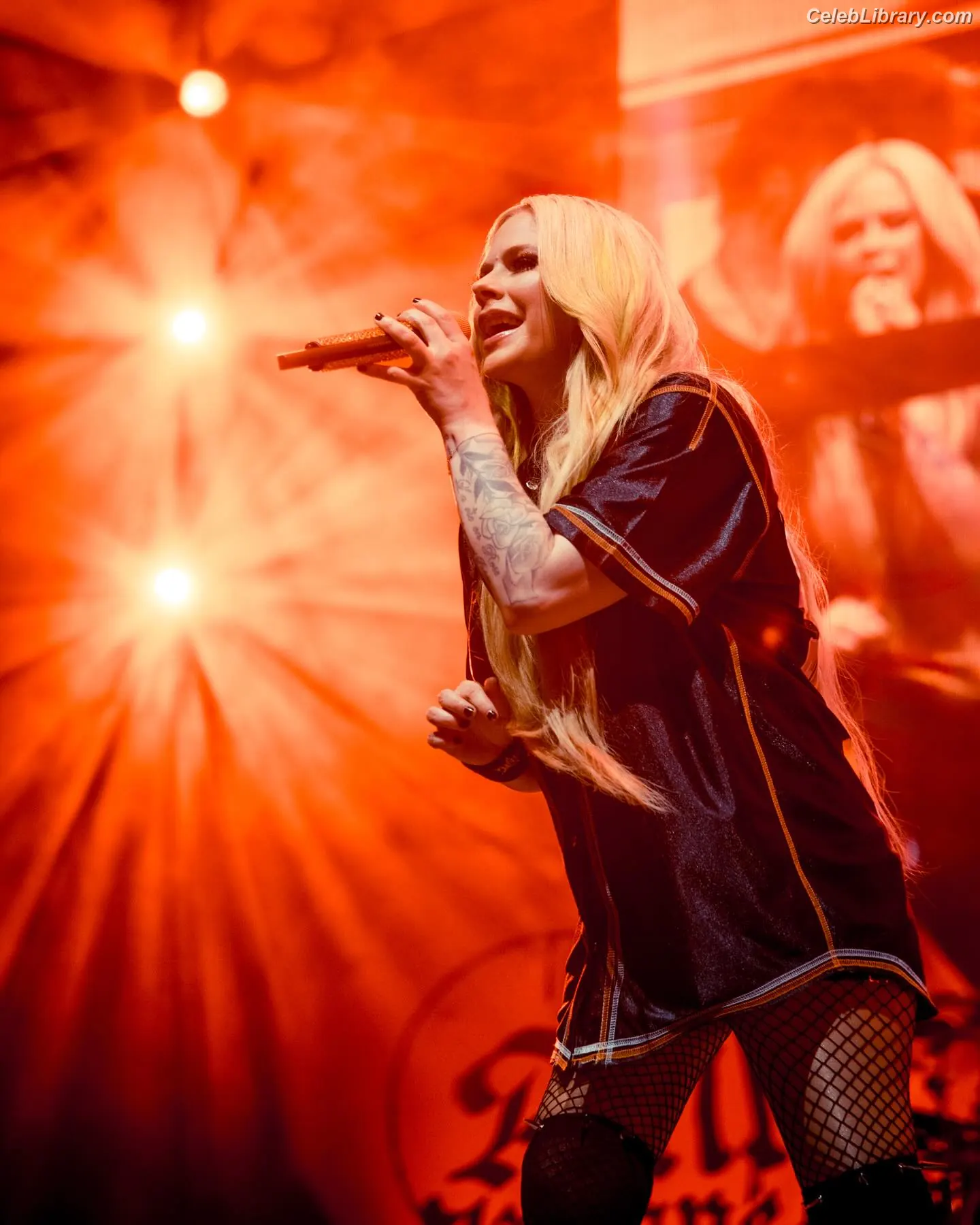 Avril Lavigne photo 14 of 790